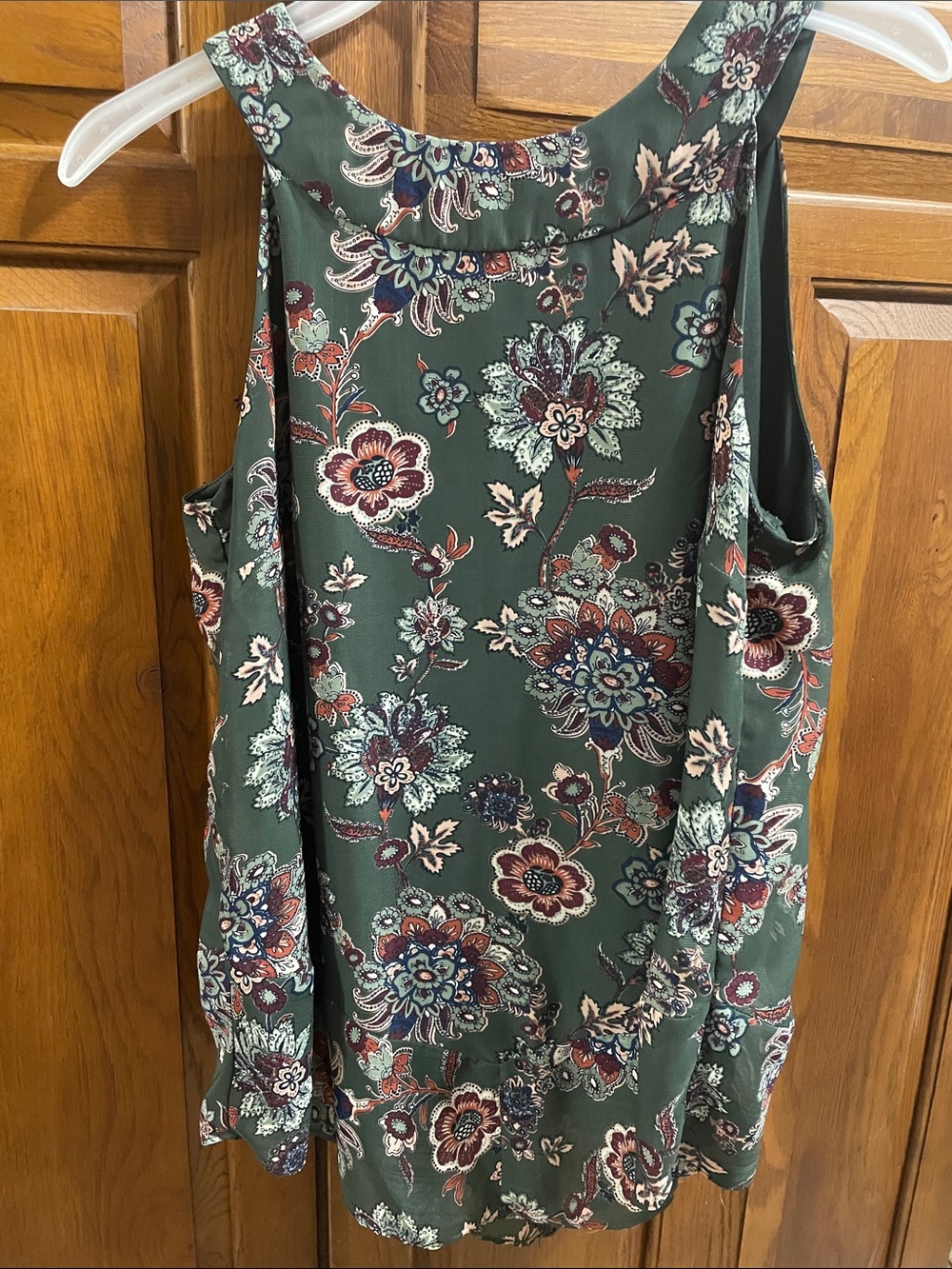 AB Studio Olive Green Floral Sleeveless Tank Top Good Condition Sz.M very pretty